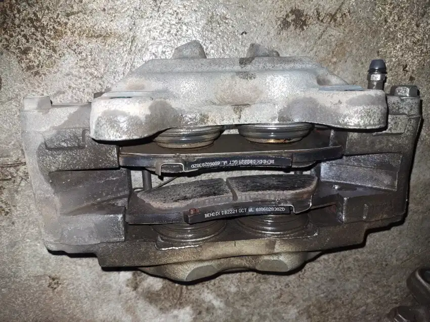 Copotan Kaliper Rem Depan dan Disck Break Fortuner VNT  Original
