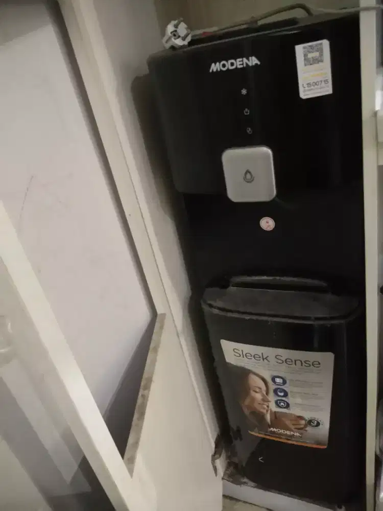 Dispenser galon bawah