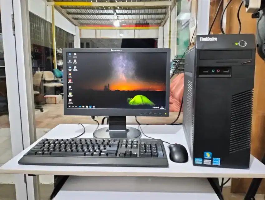 Paket komputer Built Up Lenovo ThinkCentre
Intel Core i3