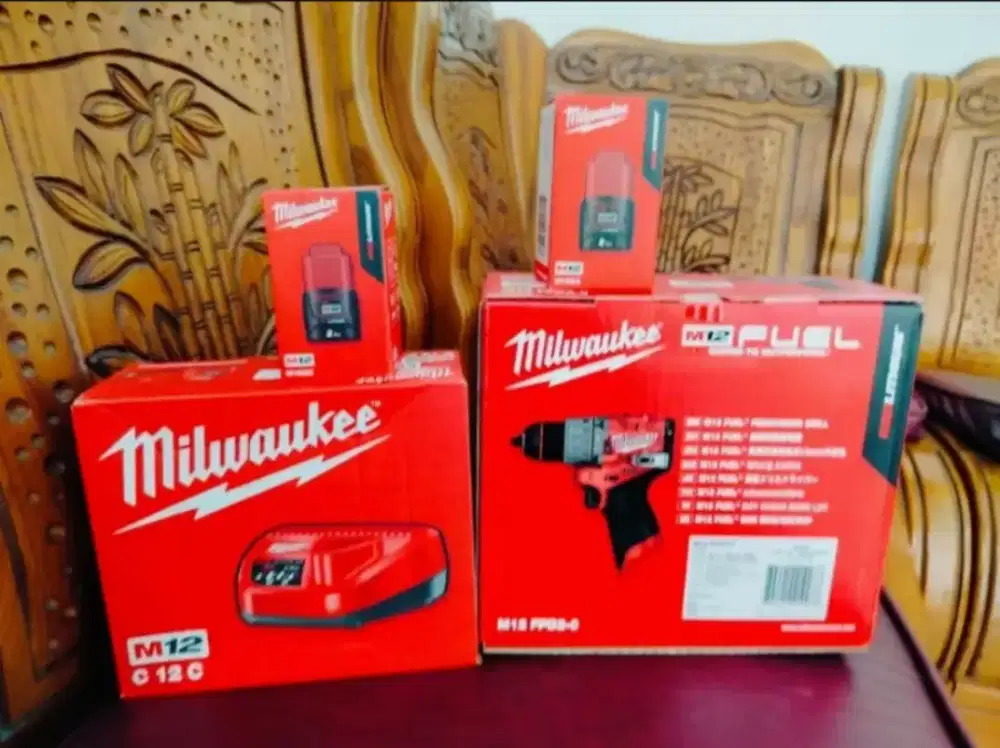 Milwaukee m12 impact drill