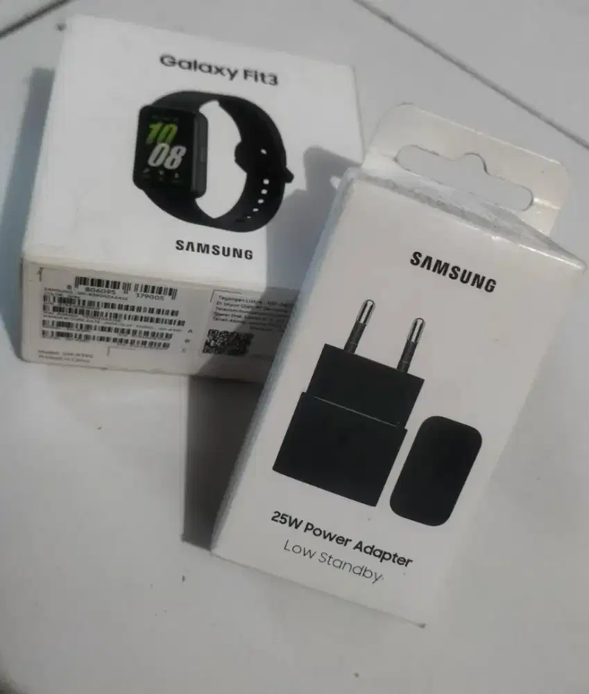 Samsung Galaxy Fit 3 + Charger