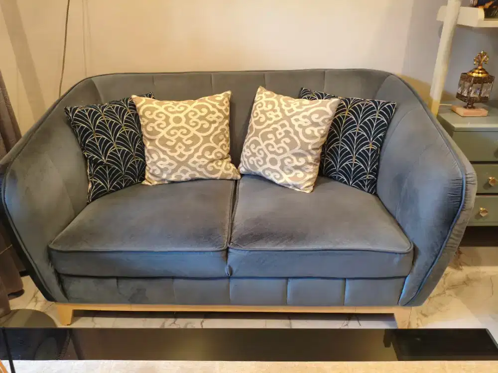 Sofa Estetik Bahan Velvet