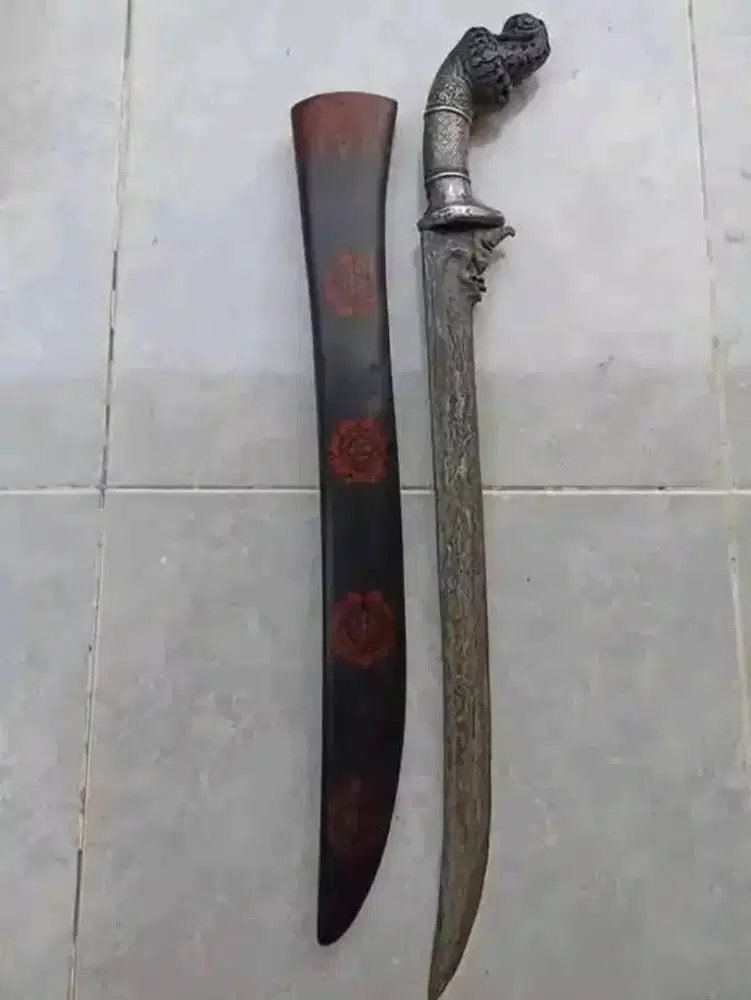 KOLEKSI PEDANG SEPUH