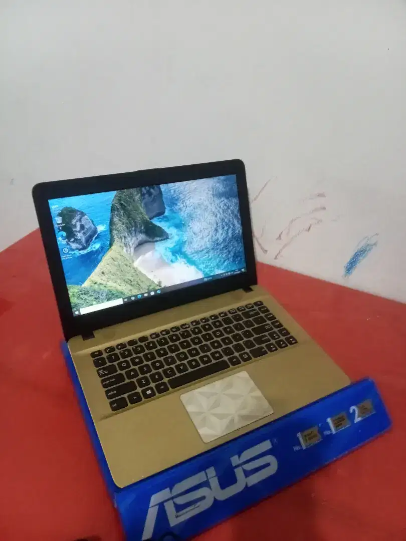 Asus gaming X441b. AMD A9 baterai 3jam