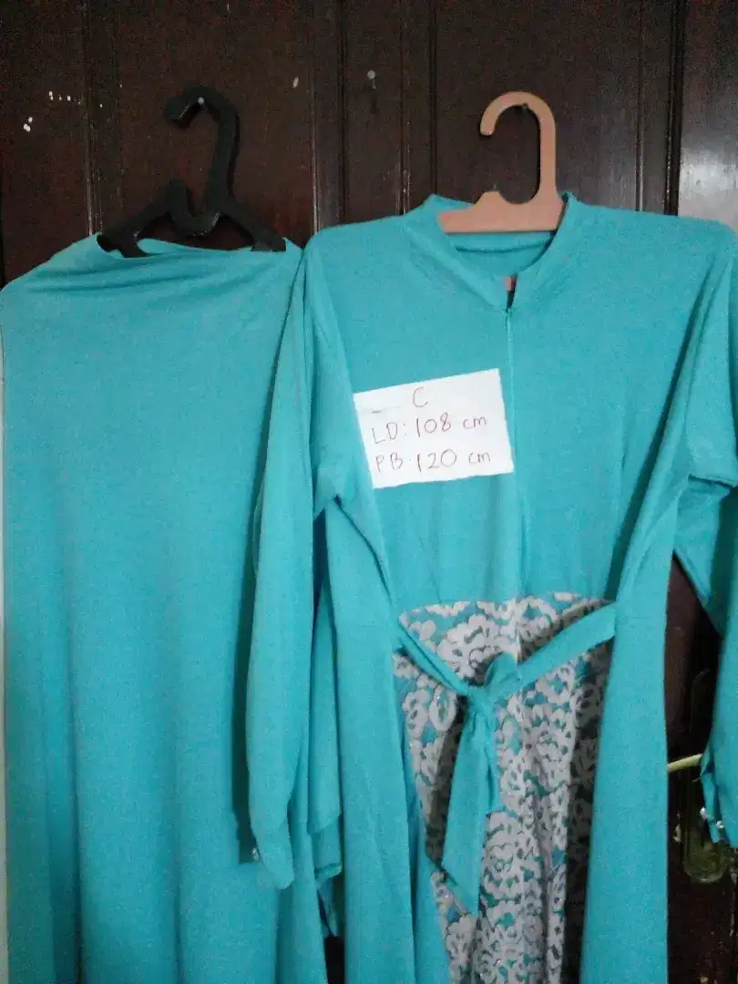 Gamis preloved plus hijab