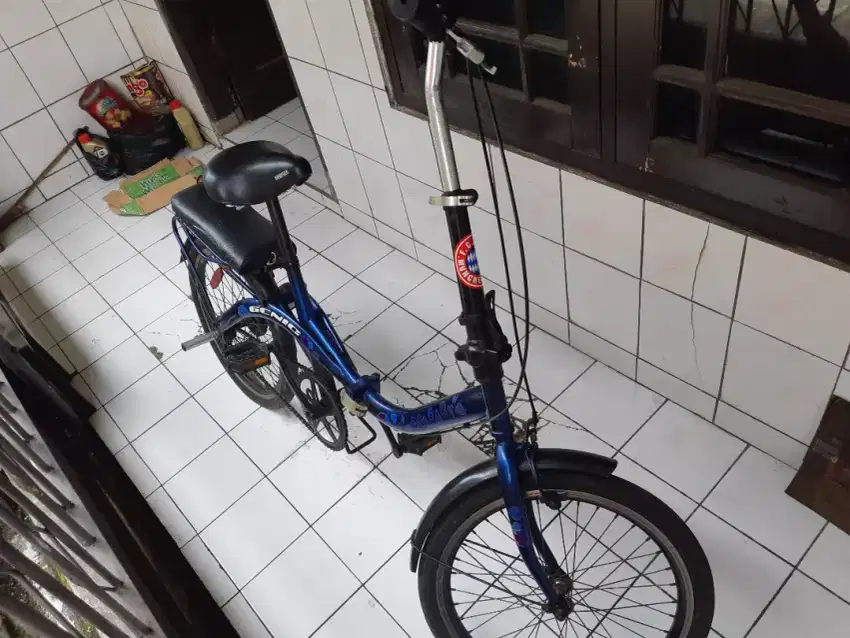Sepeda lipat genio uk 20