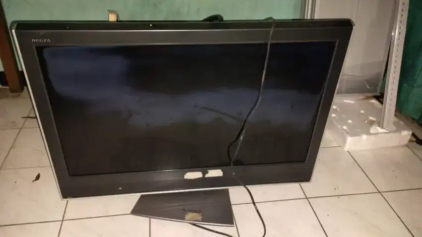 Televisi Toshiba LCD Color 37WL66E