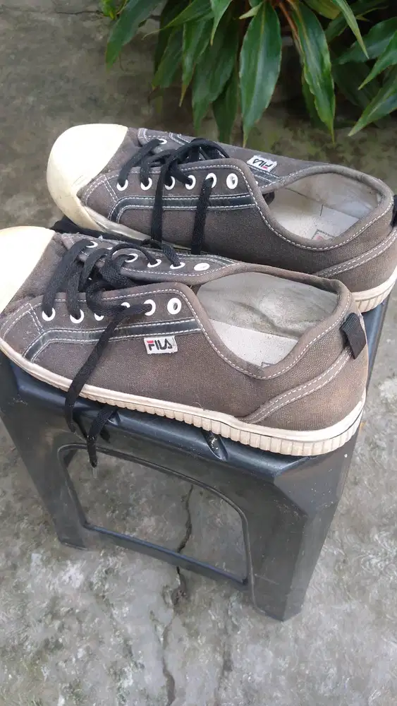 Sepatu merk Fila