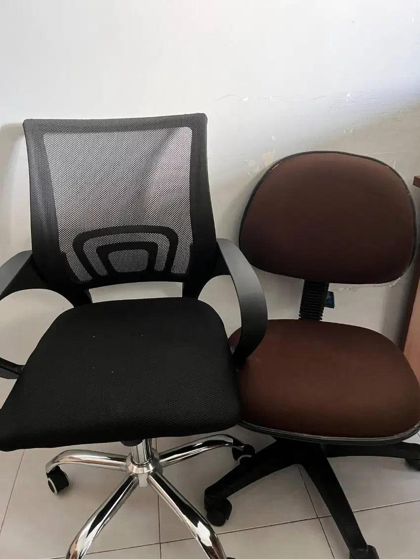 jual peralatan kantor ( meja, kursi dan lemari )