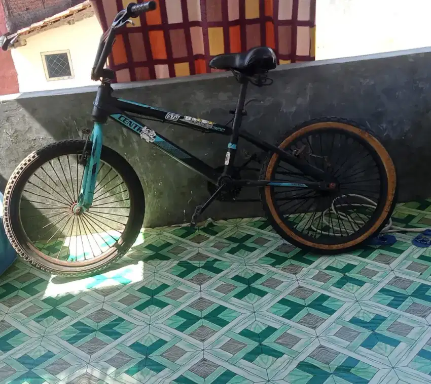 Sepeda BMX kondisi baik