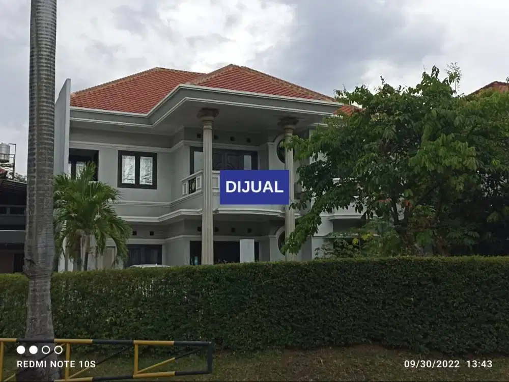 Dijual Rumah Classic Modern Graha Family 2 Lantai Siap Huni Blok Fav