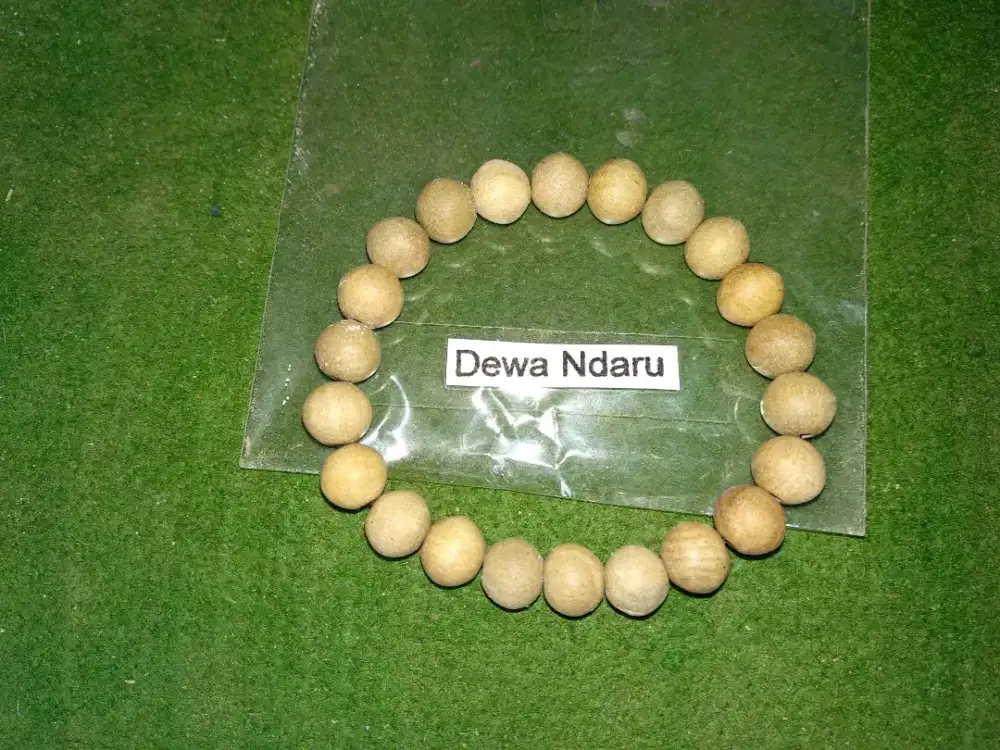 Gelang kayu dewadaru