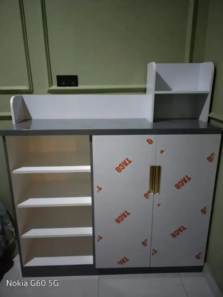 Lemari pakaian , Kitchen set , Meja belajar , Backdrop tv