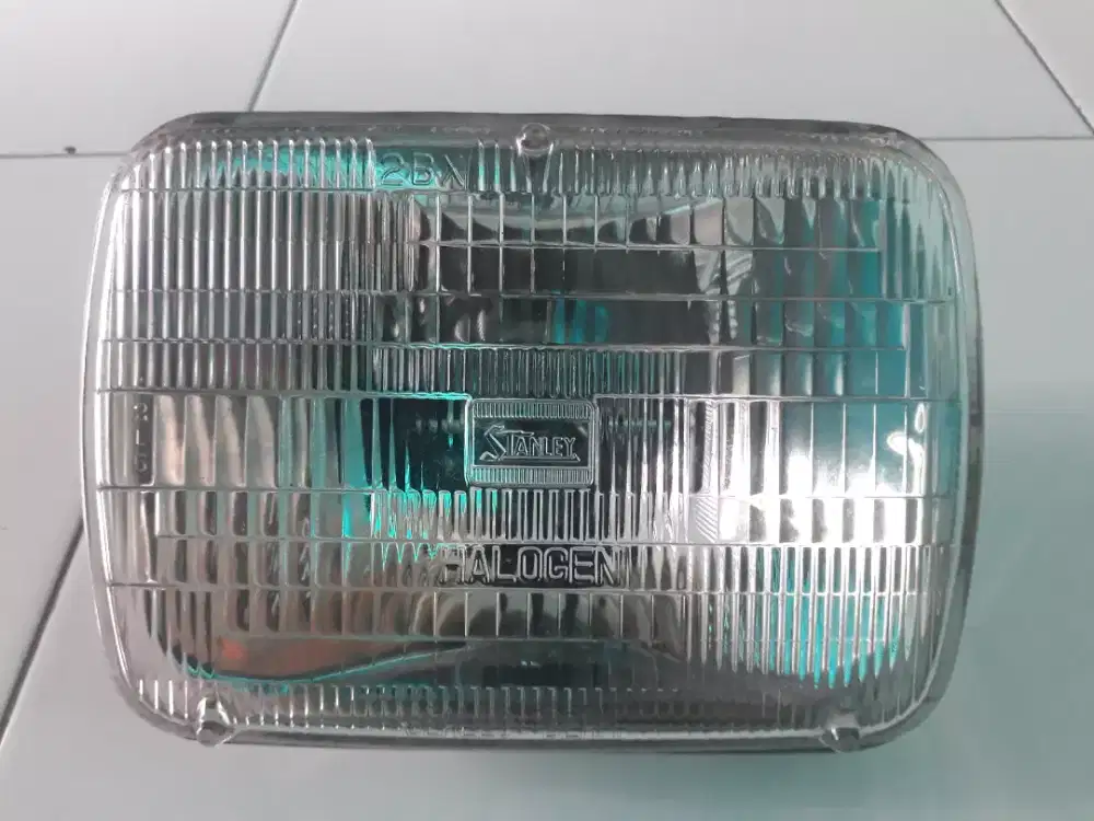 Lampu depan halogen stanley