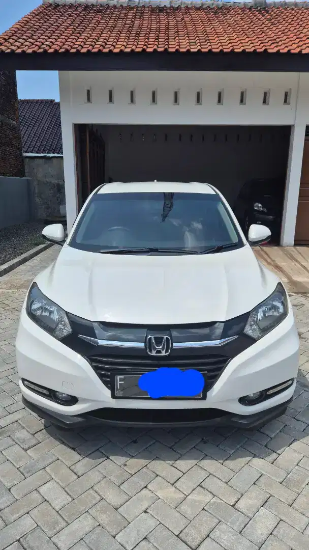 DIJUAL HONDA HRV E 2017 PUTIH MULUS TERAWAT LOKASI PURBALINGGA