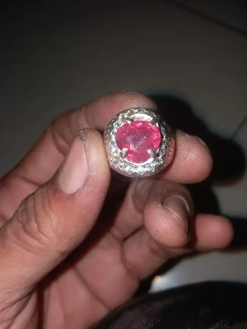 Batu permata ruby mozambik
