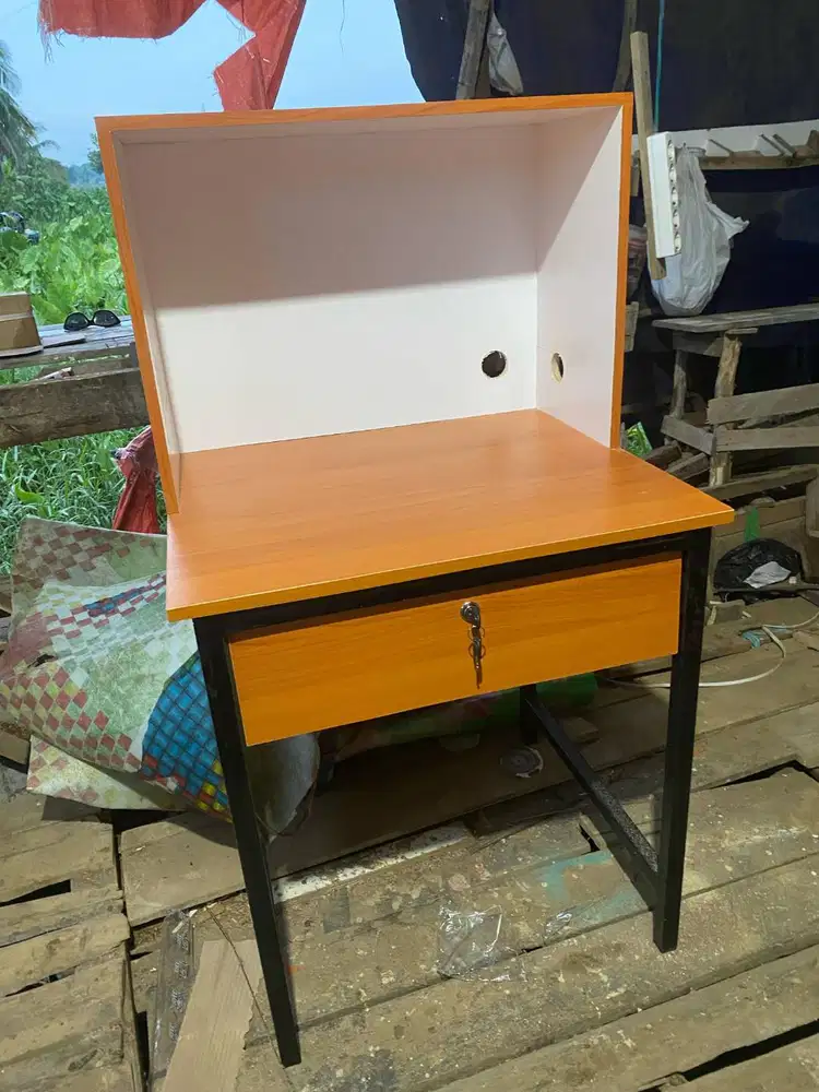 MEJA KOMPUTER/MEJA PC/MEJA BESI/MEJA COSTUM FINISHING HPL