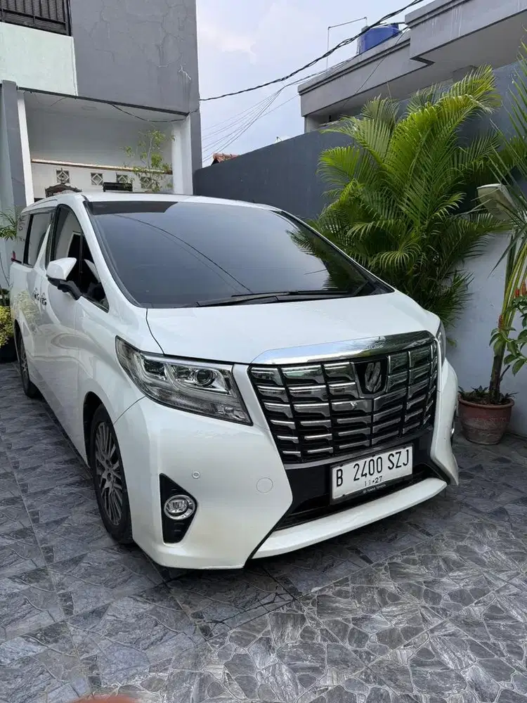 Toyota Alphard warna putih 2017 pribadi