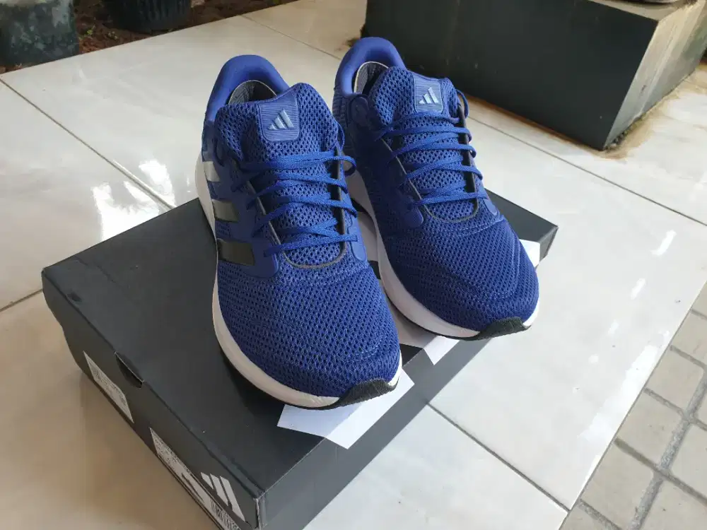 Sepatu Adidas Response Runner (Original)