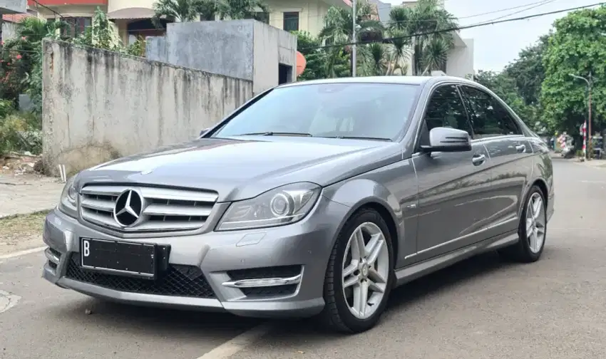 MERCEDES BENZ C250 W204 2012