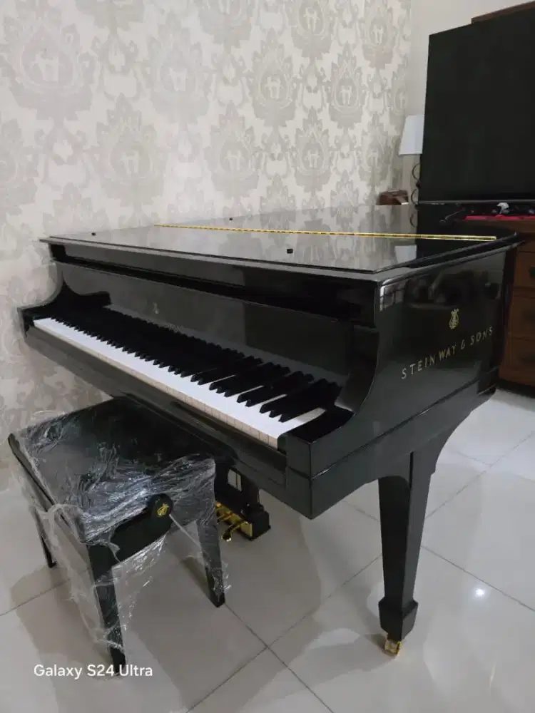 Grand Piano Steinway & Sons