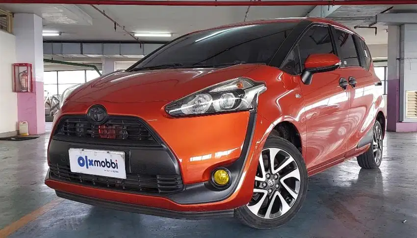DP Rendah  9JT Toyota Sienta 1.5 V Bensin-AT 2018 Orange