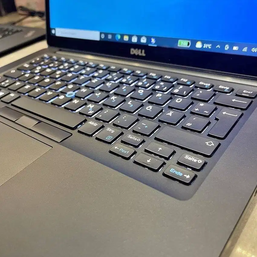 Jual BU !! Dell Latitude E7470 Core i7 Ram 8GB SSD 256GB Like New