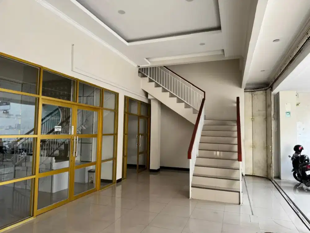 Dijual/sewa Bangunan ex klinik kecantikan dan apotik