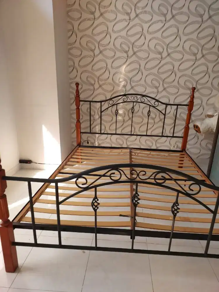 Jual ranjang besi merk Davinci UK.160x200cm