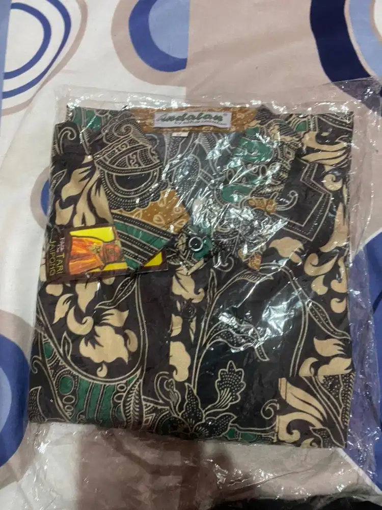 Baju batik pria lengan panjang uk M