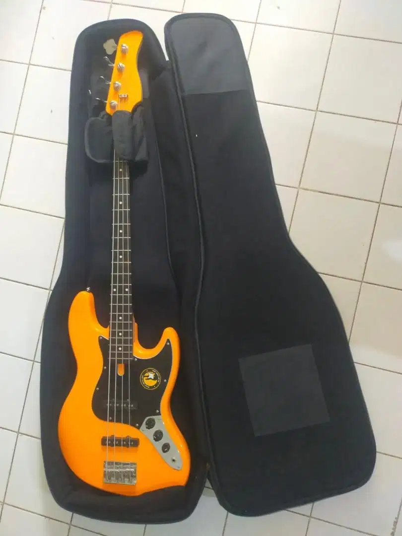 Bass Marcus Miller V3 4-String