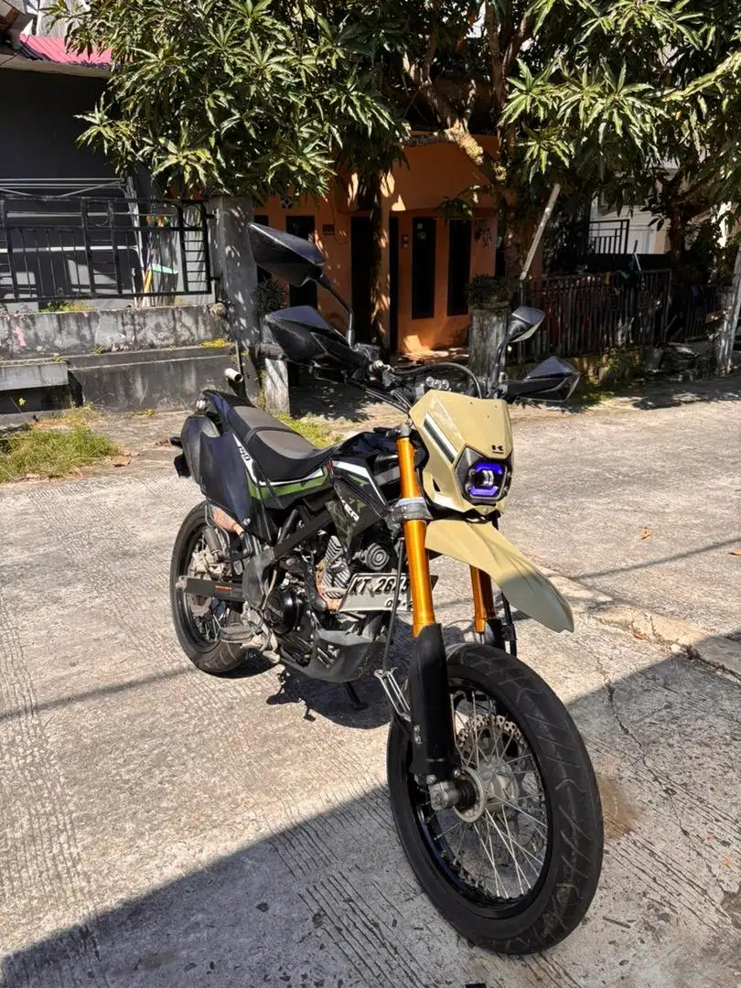 Kawasaki D-tracker 2022