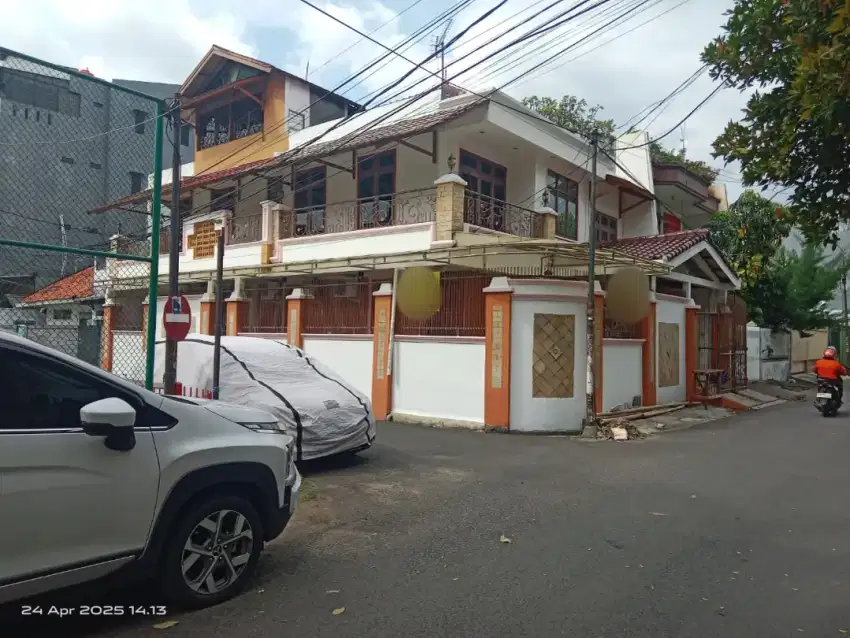 RUMAH HOOK TANJUNG DUREN 2.5 LANTAI  SEMIFURNICOCOK UNTUK USAHA KOS