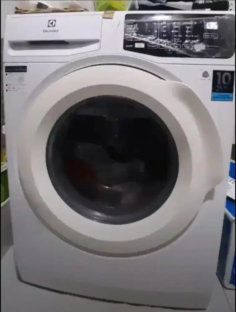 Mesin cuci Electrolux 8 kg Digital