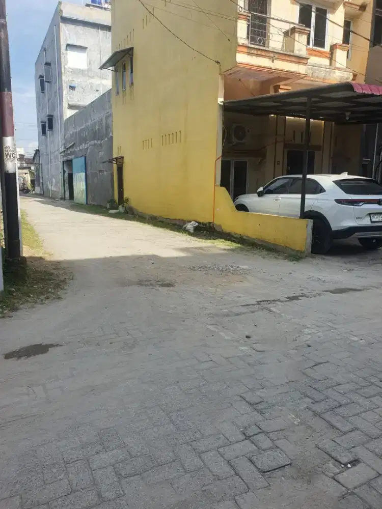 Dijual/ Disewahkan Rumah di perumahan menteng 7 amplas