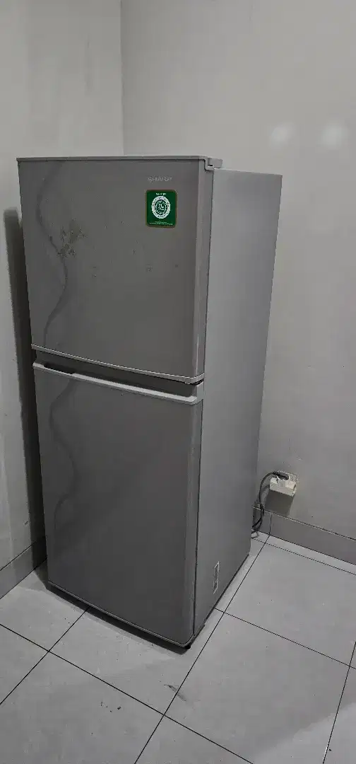 Kulkas sharp 2 pintu second