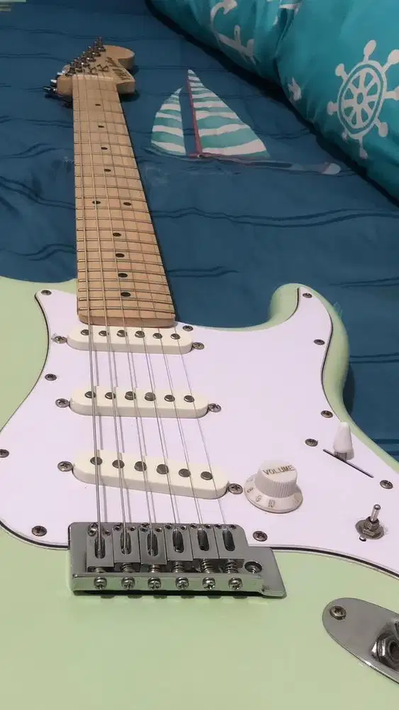 Gitar Stratocaster merk YMS made indonesia