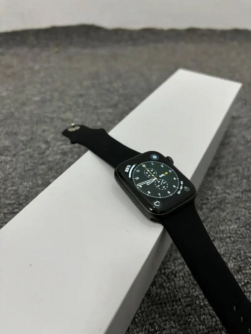 Apple Watch Series 4 44mm S Grey Semua Normal Lengkap Jual Murah BJM