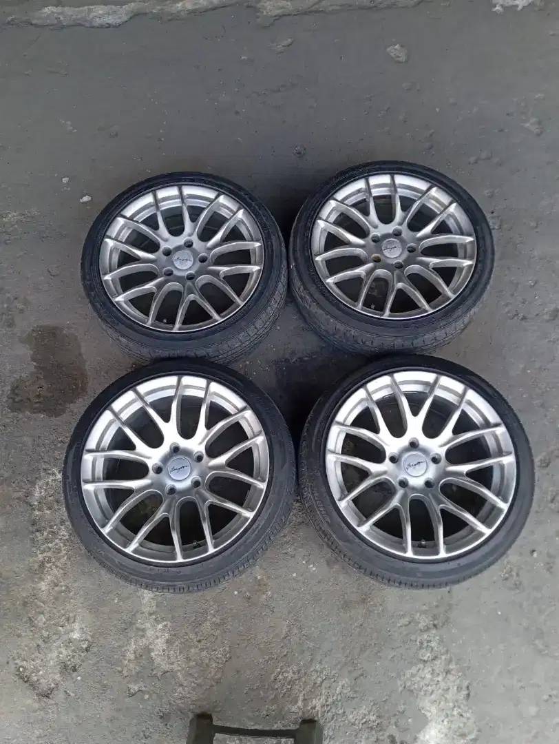 Velg breyton r17 5x114 lbr7,5/9 et42/38 sepaket ban