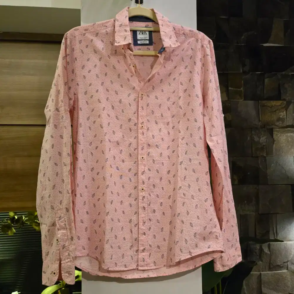 Kemeja ZARA size S mulus like new banget