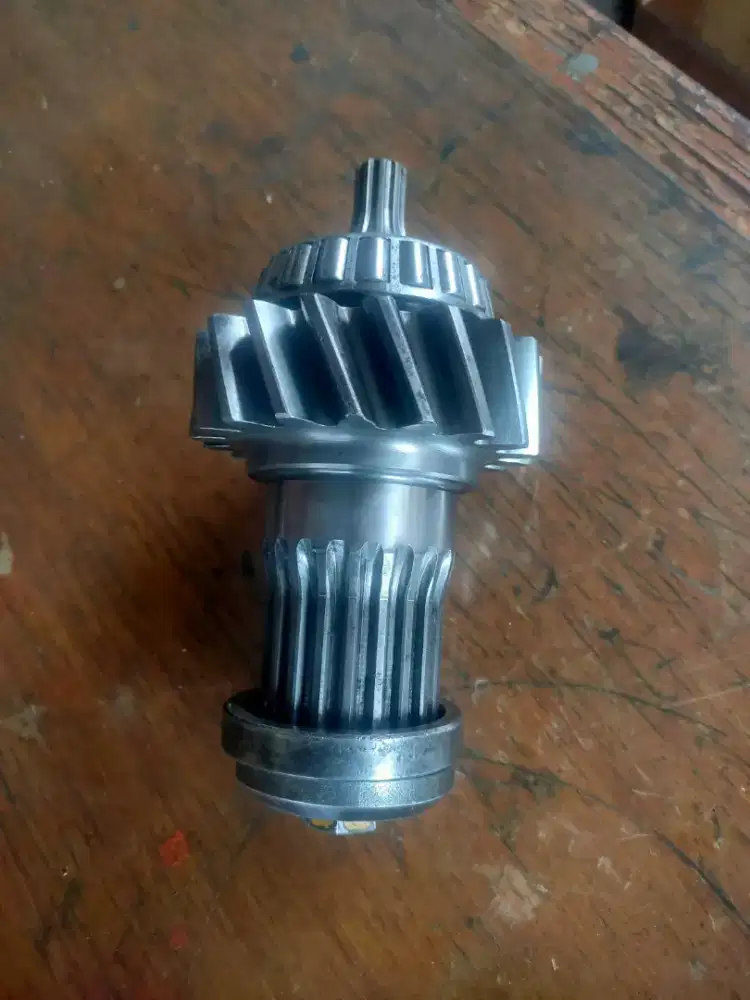 GEAR WINCH D85ESS-2 KOMATSU part number  14X-960-4140