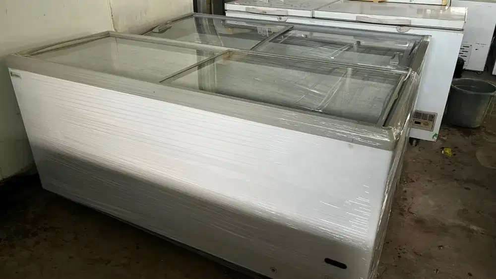 Freezer Sleding Starcool 650 Liter