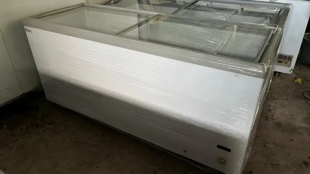 Freezer Sleding Starcool 650 Liter