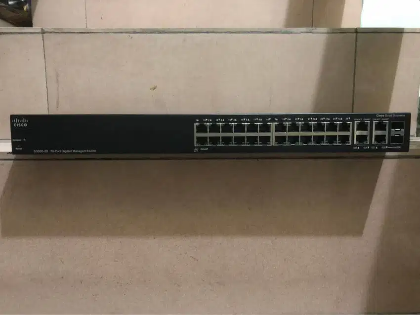 Switch Cisco SG300-28 Small Business 28 Port Gigabit Managed Switch