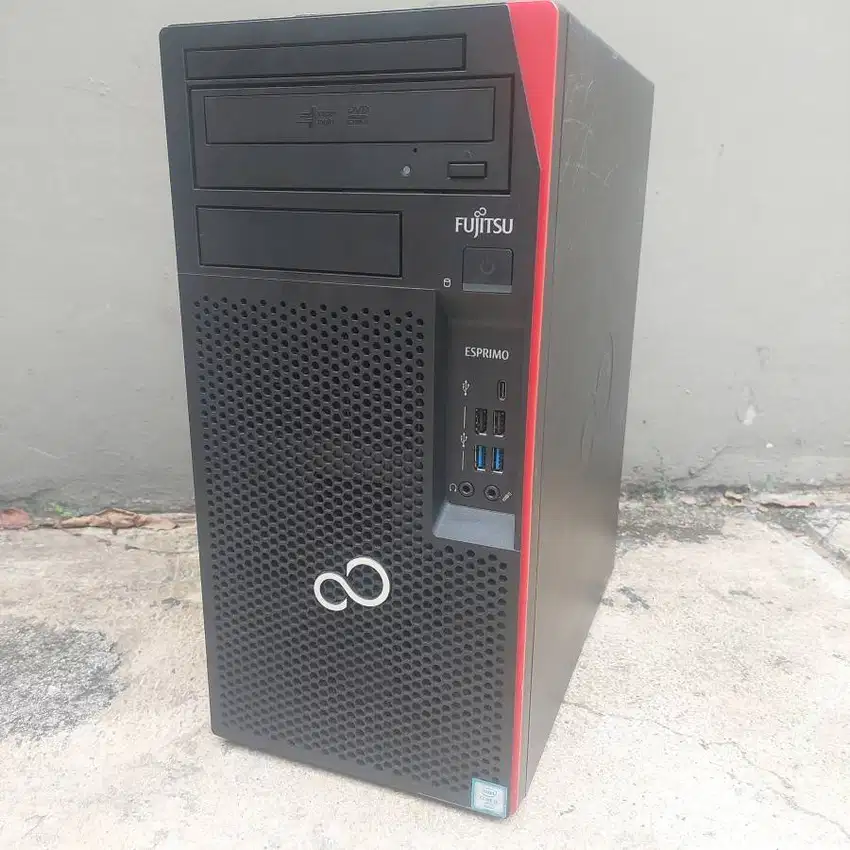 PC Fujitsu P957 Intel Core i7 7700K 64GB DDR4 2TB SSD GTX 1050 Ti 4GB