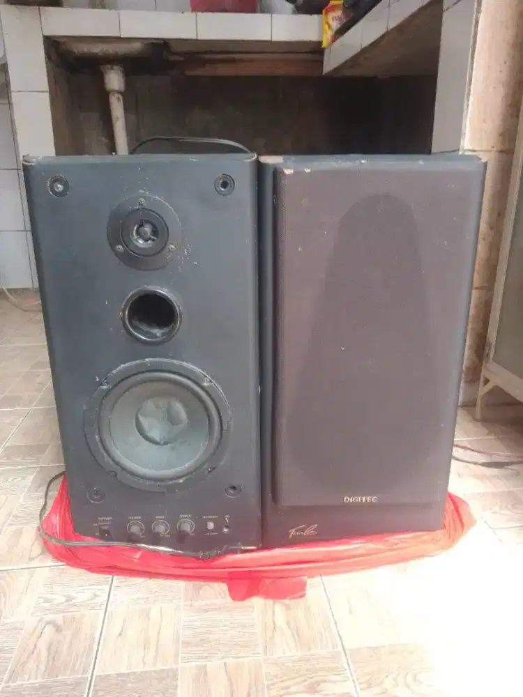 Speaker Digitec Bekas