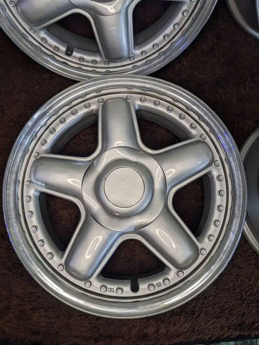 Velg mobil R 15 Brigstone R15 Japan produksibtahun1990an