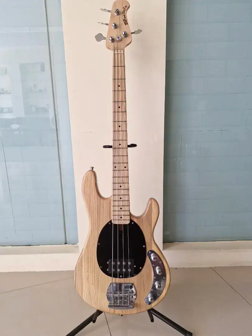 Bass musicman kualitas bagus
