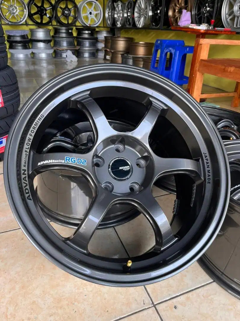 VELG ADVAN RG-D2 R18*9,5 H5*114 SPEC INNOVA LIKE NEW