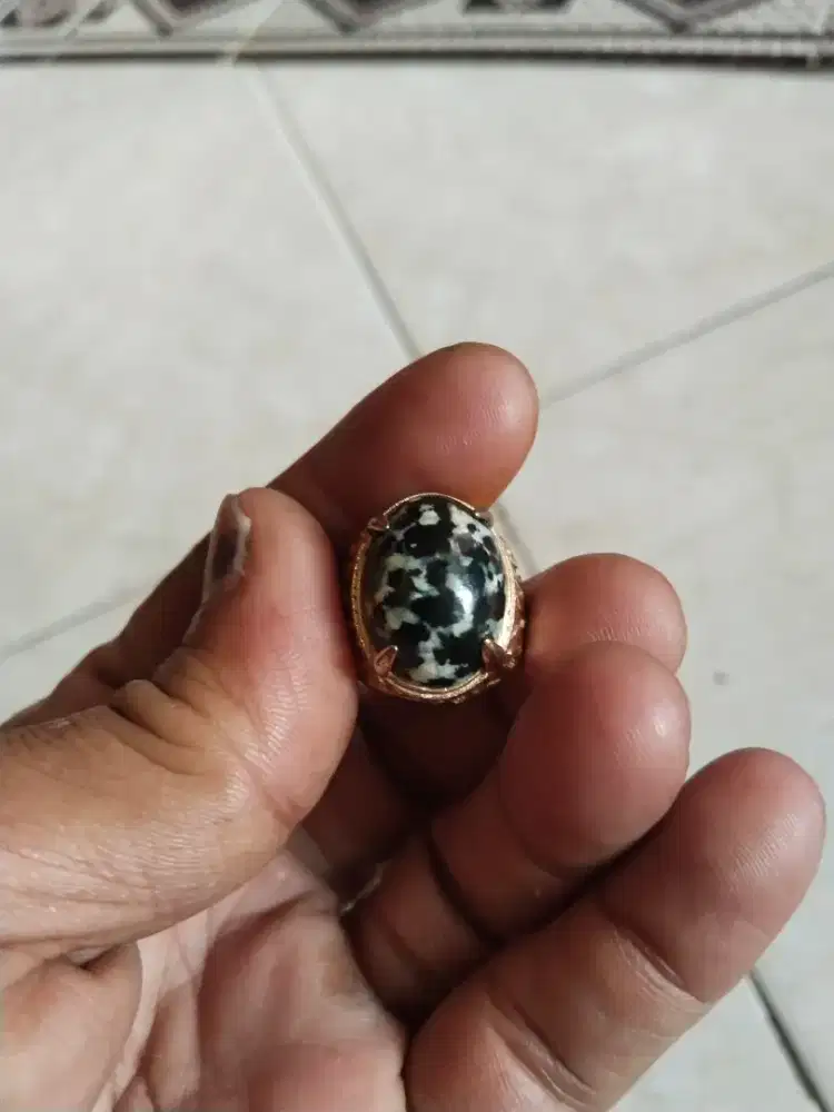 Batu akik loreng hitam putih